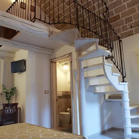 Dimora Santa Lucia 3*