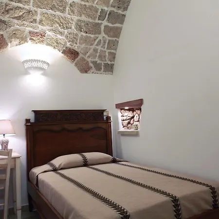 Dimora Santa Lucia 3*